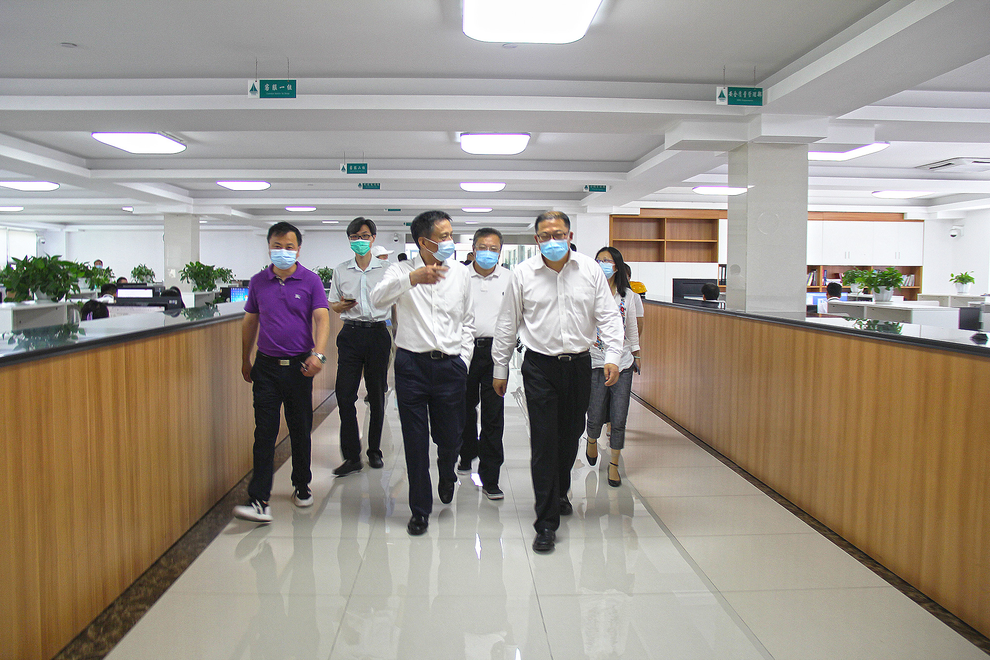 疫情防控不松懈 高温慰问送清凉——上海市交通委向导暖心慰问北芳集团 